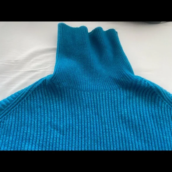 H&M sweater - Picture 4 of 4